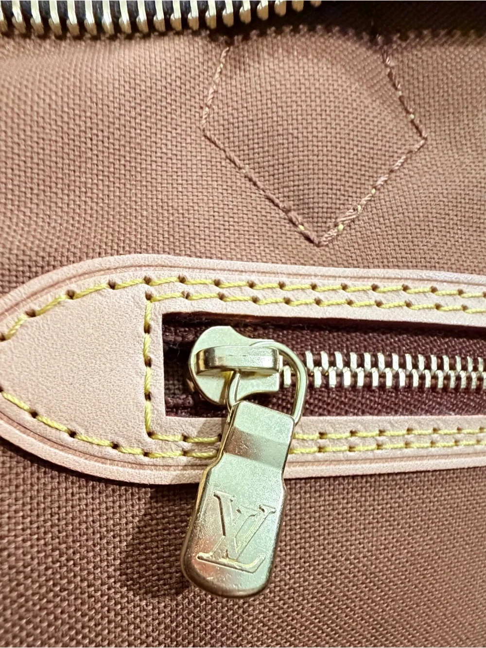 Louis Vuitton Brown Monogram Tote Bag with Vachetta Leather Handles 100%Authenti